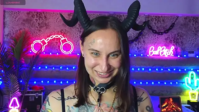 Cool Freak  online show from May 15, 2026, 10:02 am