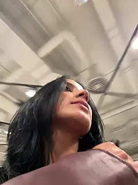 Snapshot of Ale_Lewis chatting on November 3, 2025, 1:26 pm Ale Lewis online show from November 3, 2025, 1:26 pm