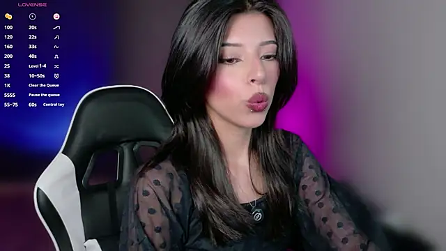 Snapshot of NanaRott chatting on August 1, 2026, 10:19 pm NanaRott online show from August 1, 2026, 10:19 pm