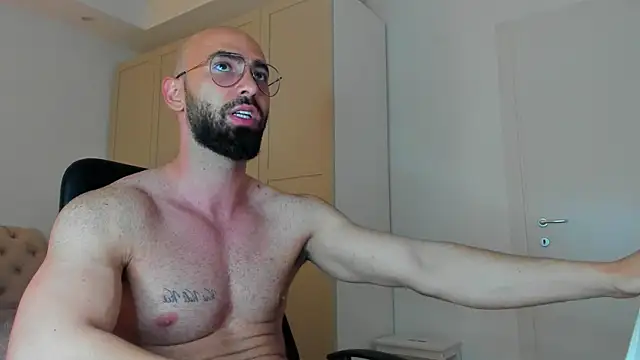 MichaelMasterss online show from April 29, 2026, 11:55 pm