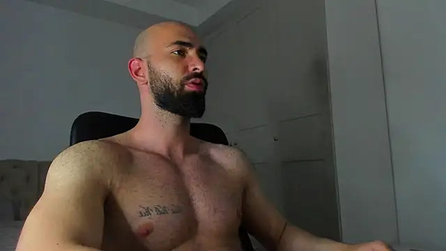 MichaelMasterss online show from April 30, 2026, 10:03 pm