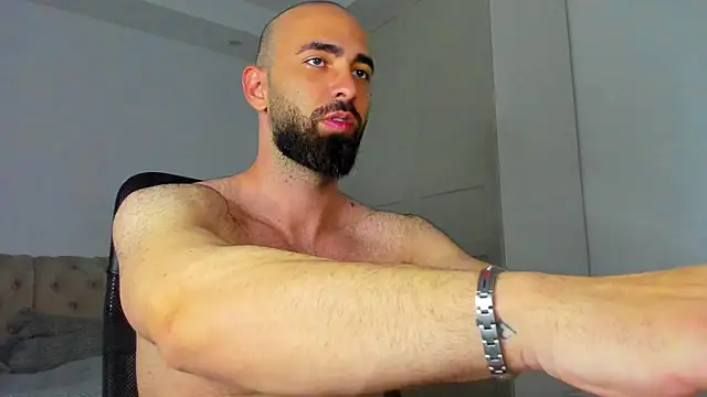 MichaelMasterss online show from May 7, 2026, 7:39 pm