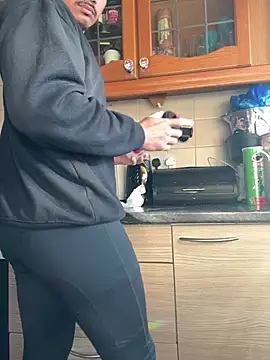 Snapshot of bigbrown- chatting on March 12, 2025, 4:13 pm bigbrown- online show from March 12, 2025, 4:13 pm