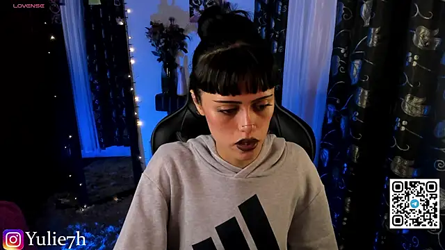 Snapshot of _Jessy_Moon_ chatting on August 1, 2026, 11:58 pm Jessy Moon online show from August 1, 2026, 11:58 pm