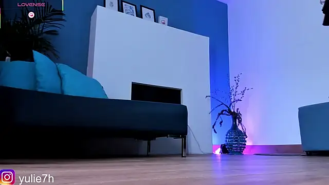  Jessy Moon  online show from February 7, 2026, 7:44 pm