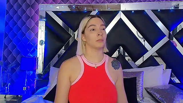 victoriaa lee  online show from May 16, 2026, 7:46 pm