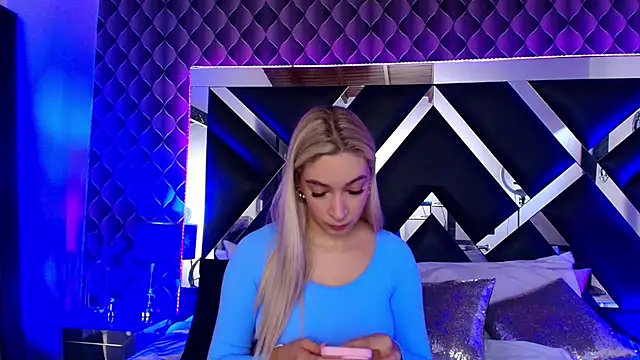 Snapshot of victoriaa_lee_ chatting on October 12, 2025, 7:04 pm victoriaa lee online show from October 12, 2025, 7:04 pm