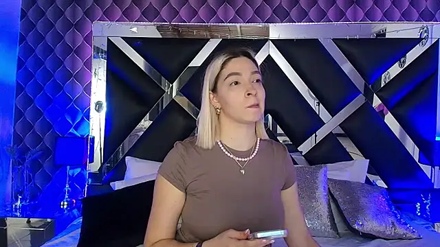 Snapshot of victoriaa_lee_ chatting on May 8, 2026, 7:28 pm victoriaa lee online show from May 8, 2026, 7:28 pm