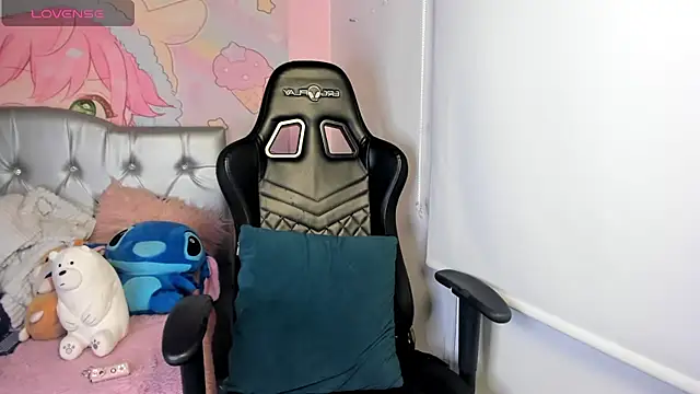 Mia damm online show from November 5, 2025, 5:21 am