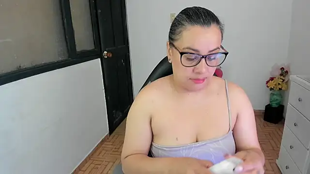 Snapshot of smile_sweetpao chatting on November 7, 2025, 12:42 pm smile sweetpao online show from November 7, 2025, 12:42 pm