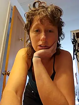 Snapshot of mossy_kiss chatting on February 9, 2025, 5:33 pm mossy kiss online show from February 9, 2025, 5:33 pm