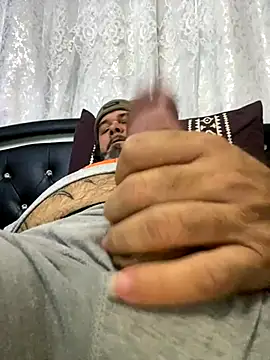 Cristian-Brayan online show from December 3, 2025, 5:34 pm