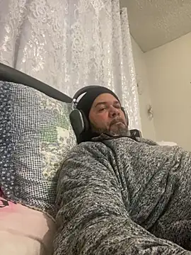 Cristian-Brayan online show from November 13, 2025, 4:33 pm