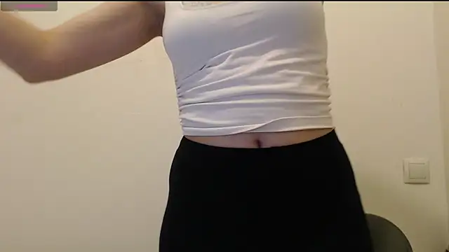  Hot Lady  online show from January 17, 2026, 4:43 pm