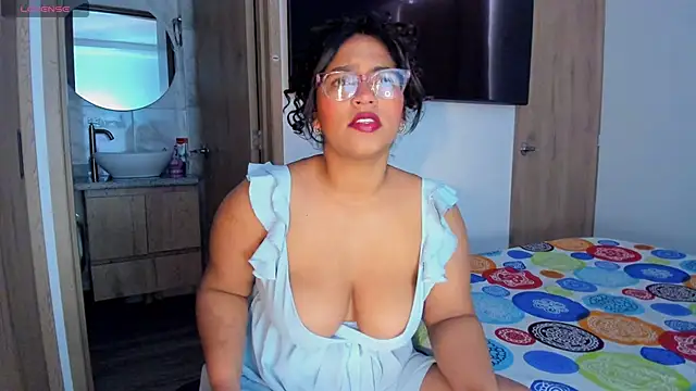 Snapshot of iriss_25 chatting on June 11, 2026, 2:03 pm iriss 25 online show from June 11, 2026, 2:03 pm