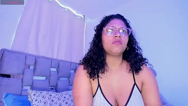 Snapshot of iriss_25 chatting on May 7, 2026, 12:19 pm iriss 25 online show from May 7, 2026, 12:19 pm