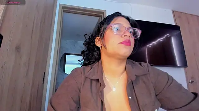 Snapshot of iriss_25 chatting on June 13, 2026, 12:36 pm iriss 25 online show from June 13, 2026, 12:36 pm