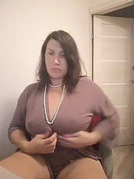 Snapshot of ROXOLANAA_SEXY chatting on July 11, 2026, 5:57 pm ROXOLANAA SEXY online show from July 11, 2026, 5:57 pm