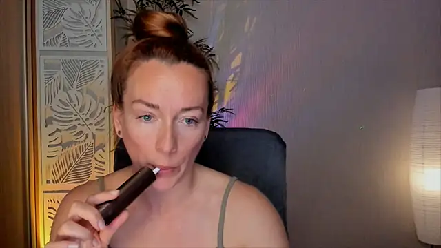 RebeccaMartinez online show from June 12, 2026, 5:38 am
