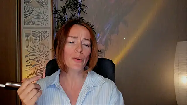 RebeccaMartinez online show from June 18, 2026, 2:55 pm