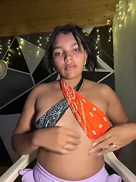 emilyharber online show from November 5, 2025, 7:28 pm