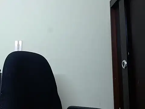 Snapshot of emilysamantha_8 chatting on February 17, 2026, 5:05 am emilysamantha 8 online show from February 17, 2026, 5:05 am