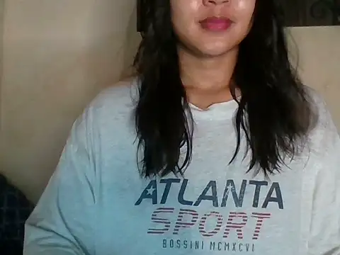 Snapshot of _smiling4u_ chatting on June 9, 2026, 2:07 pm smiling4u online show from June 9, 2026, 2:07 pm