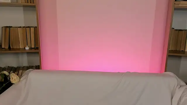 Snapshot of Phoenix_Margo chatting on December 2, 2025, 3:41 am Phoenix Margo online show from December 2, 2025, 3:41 am