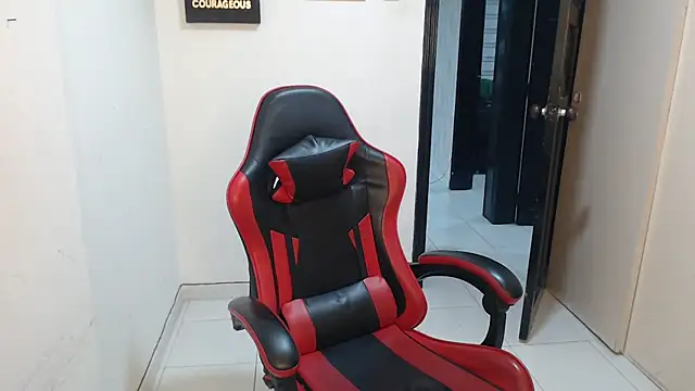 Snapshot of Liamiler01_ chatting on November 25, 2025, 11:37 pm Liamiler01 online show from November 25, 2025, 11:37 pm