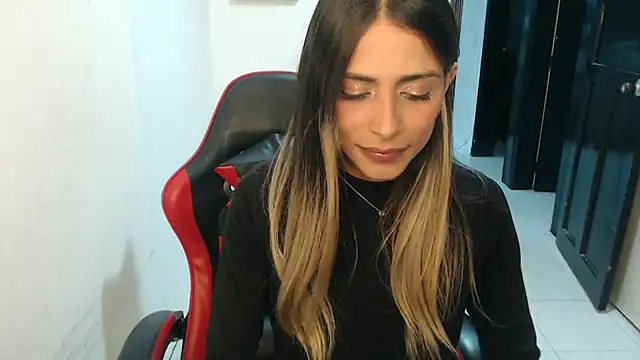 Snapshot of Liamiler01_ chatting on November 27, 2025, 2:23 am Liamiler01 online show from November 27, 2025, 2:23 am