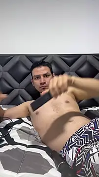 Snapshot of Rick_Diesel_ chatting on September 28, 2025, 4:08 am Rick Diesel online show from September 28, 2025, 4:08 am