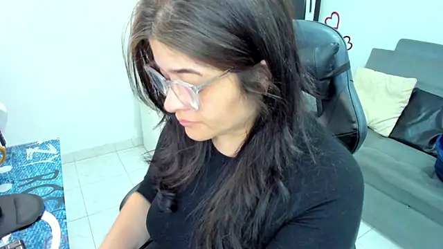 Snapshot of BellaFlaming chatting on February 28, 2025, 9:58 am BellaFlaming online show from February 28, 2025, 9:58 am