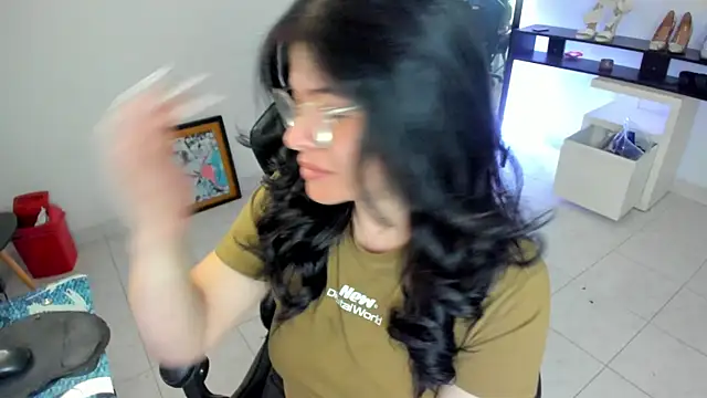 BellaFlaming online show from May 2, 2026, 11:04 am