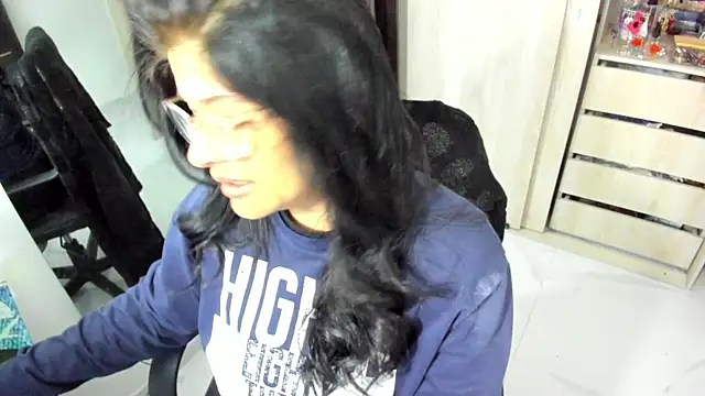 Snapshot of BellaFlaming chatting on July 7, 2026, 11:03 am BellaFlaming online show from July 7, 2026, 11:03 am