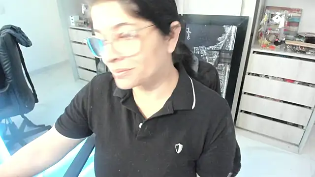 Snapshot of BellaFlaming chatting on July 28, 2026, 11:17 am BellaFlaming online show from July 28, 2026, 11:17 am