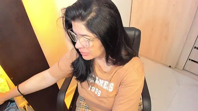 BellaFlaming online show from May 27, 2026, 10:11 am