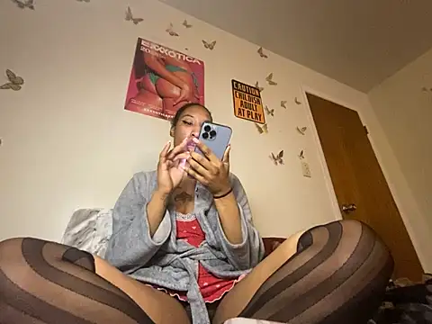 Snapshot of Iceblanca chatting on February 11, 2026, 1:33 pm Iceblanca online show from February 11, 2026, 1:33 pm