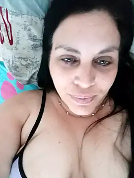 Snapshot of CRUELLAXX chatting on December 14, 2024, 6:52 pm CRUELLAXX online show from December 14, 2024, 6:52 pm