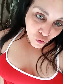 Snapshot of CRUELLAXX chatting on February 20, 2025, 6:46 pm CRUELLAXX online show from February 20, 2025, 6:46 pm