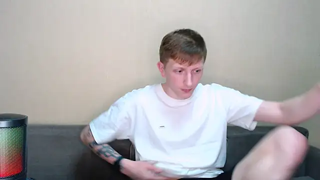 juliaanddima online show from February 10, 2026, 11:37 pm