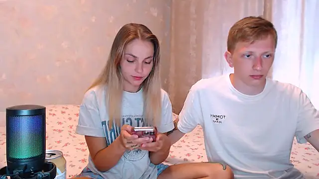 juliaanddima online show from July 14, 2026, 7:24 am