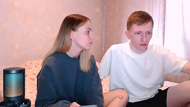 juliaanddima online show from May 5, 2026, 7:11 am