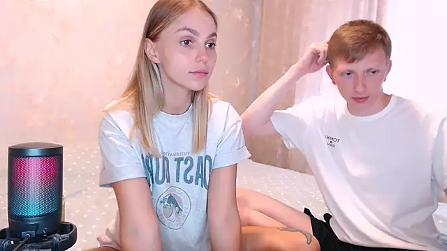 juliaanddima online show from July 28, 2026, 11:17 am