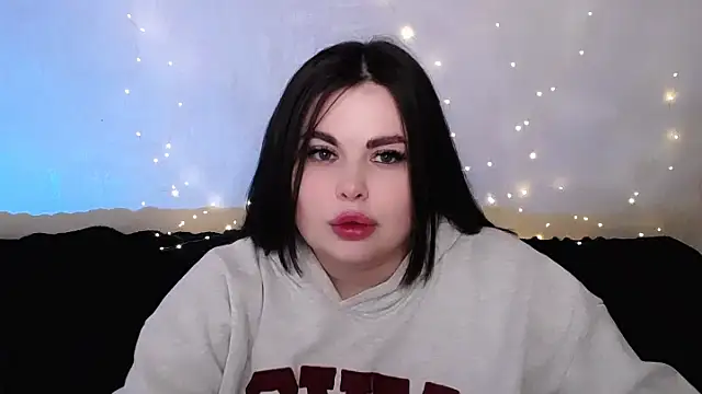 Emily Mo online show from March 8, 2026, 6:49 am