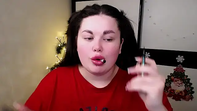 Snapshot of Emily_Mo chatting on December 4, 2025, 6:34 am Emily Mo online show from December 4, 2025, 6:34 am