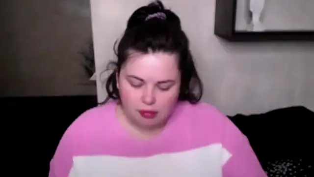 Snapshot of Emily_Mo chatting on October 12, 2025, 5:20 am Emily Mo online show from October 12, 2025, 5:20 am