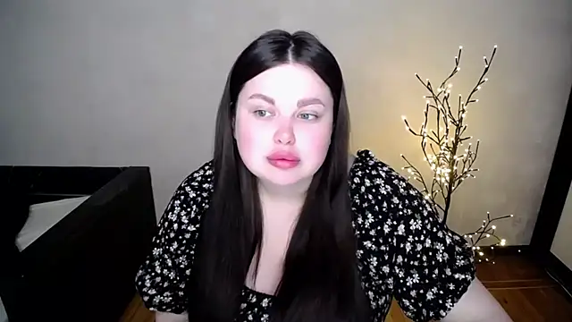 Emily Mo online show from May 10, 2026, 5:55 am