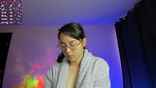 Snapshot of shantalc3rezo chatting on November 9, 2025, 10:25 pm shantalc3rezo online show from November 9, 2025, 10:25 pm