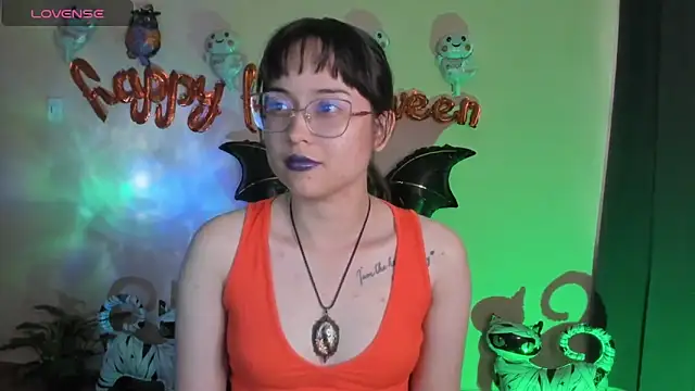 Snapshot of shantalc3rezo chatting on October 17, 2025, 8:10 pm shantalc3rezo online show from October 17, 2025, 8:10 pm