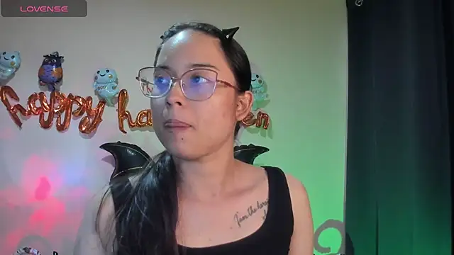 Snapshot of shantalc3rezo chatting on October 22, 2025, 8:52 pm shantalc3rezo online show from October 22, 2025, 8:52 pm